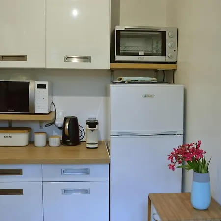 2-rooms In Arcachon-style With Garden, Minimum 3 Nights *