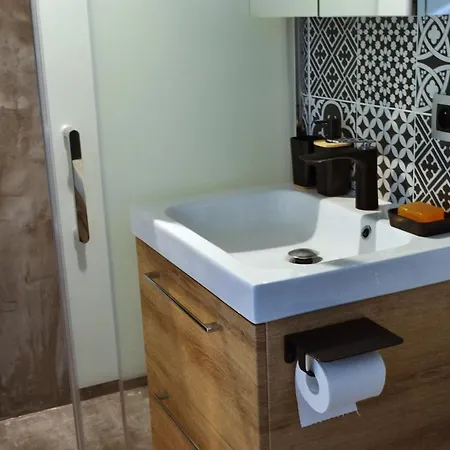 2-rooms In Arcachon-style With Garden, Minimum 3 Nights Arcachón